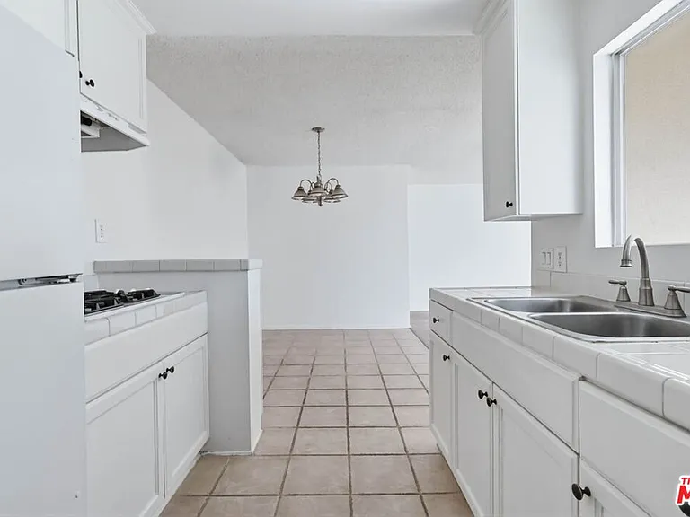 515 N Alfred St #206 — Photo 20