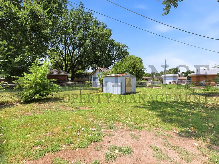 841 N Country Acres Ave — Photo 5