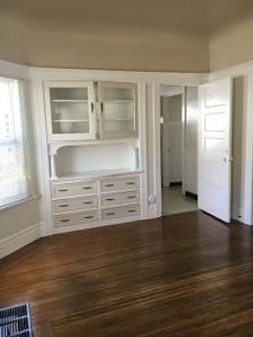 Great Downtown Berkeley Location near BART and the UC Berkeley Campus! — Photo 3
