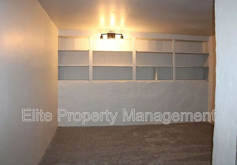 315 E City Center Dr — Photo 8