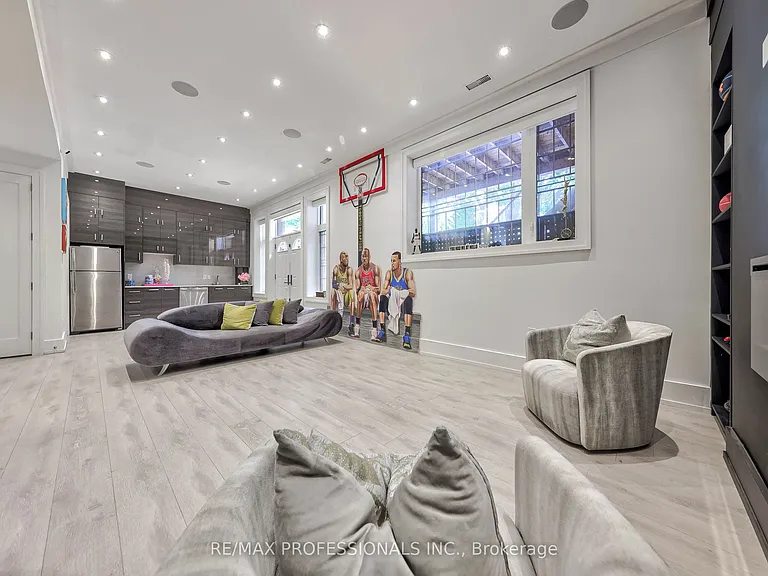 29 Avon Park Dr — Photo 41
