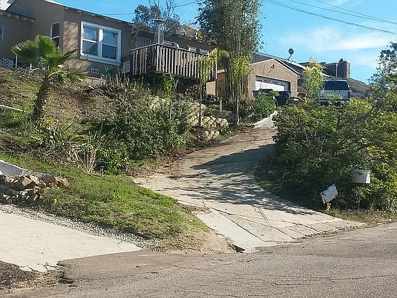2nd image of 1667 Weaver St