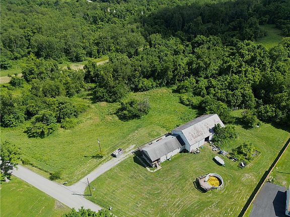 2nd image of 2460 Manown Rd