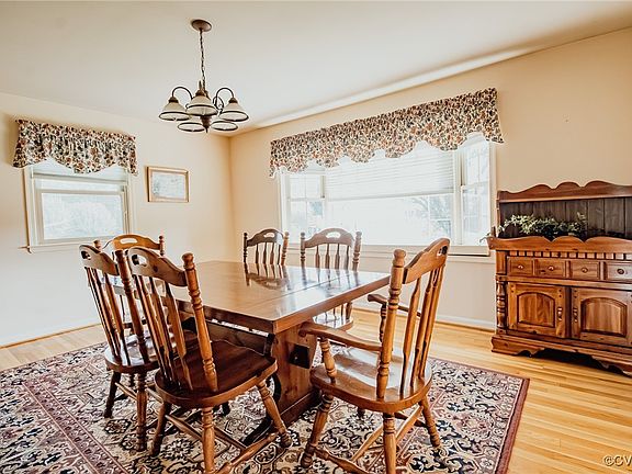 4th image of 3912 Cambridge Pl