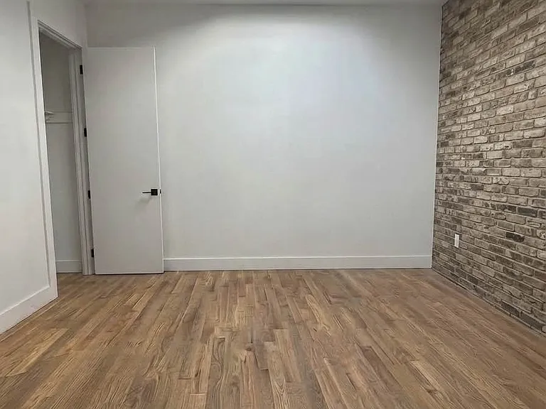 60-82 Catalpa Ave #2R — Photo 5