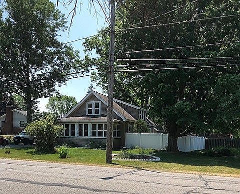 2nd image of 2416 Forest Rd