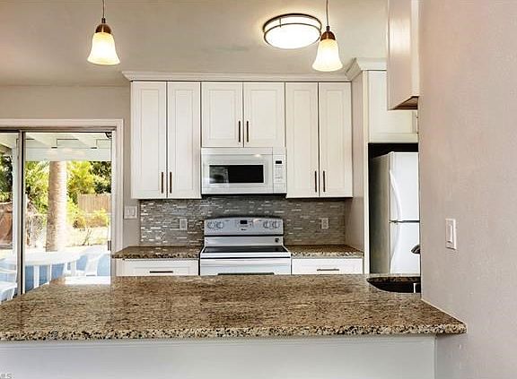 New White Wood Shaker Cabinets