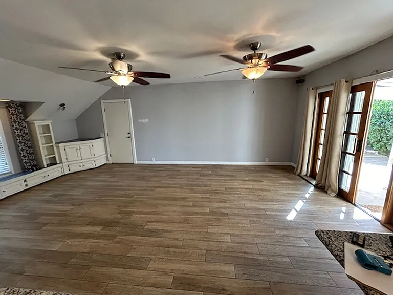1301 W Myrtle Ave — Photo 9