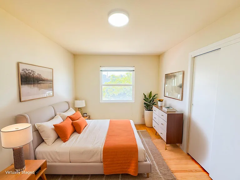 468 Acacia Ave — Photo 2