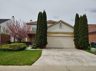 63 Morross Cir, Dearborn, MI