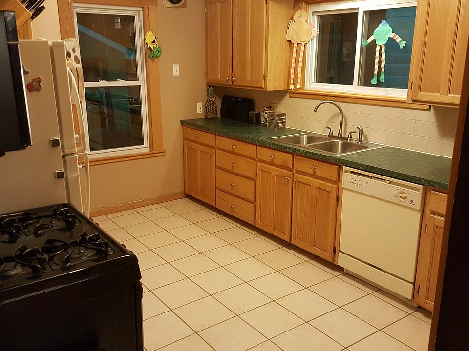 1st image of 60 Erskine Ave