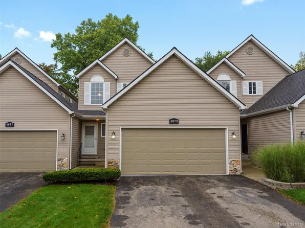 4673 Christopher Pines Dr, Clarkston, MI 48346