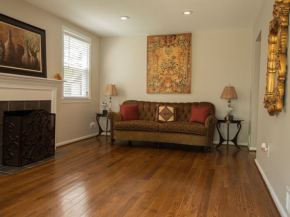 2nd image of 2904 Westcott St