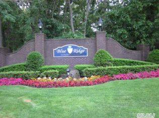 516 Daryl Dr, Medford, NY 11763