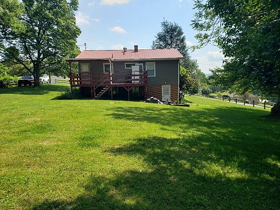3rd image of 104 Stanley Dr