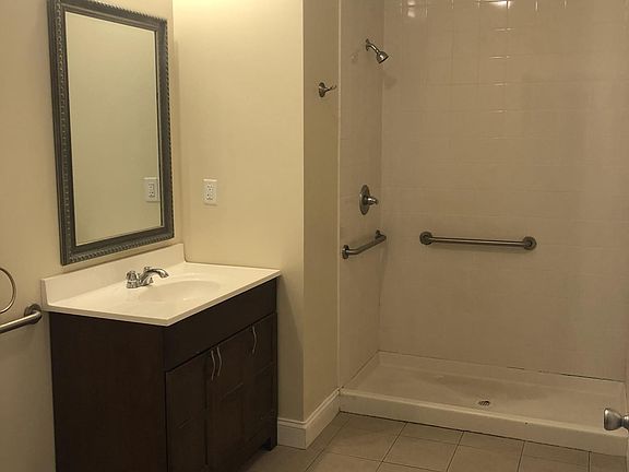 3rd image of 385 Palisade Ave #1B