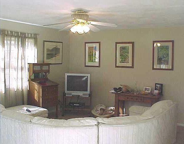 2nd image of 915 Shelden St