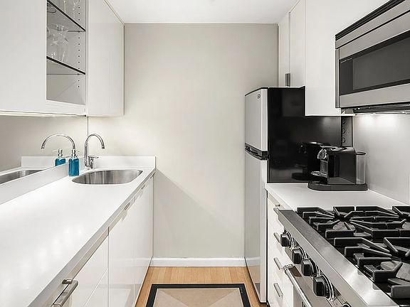 4th image of 411 E 53rd St APT 16M