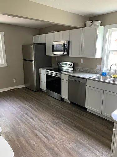 Floor plan 221 E. 16th St