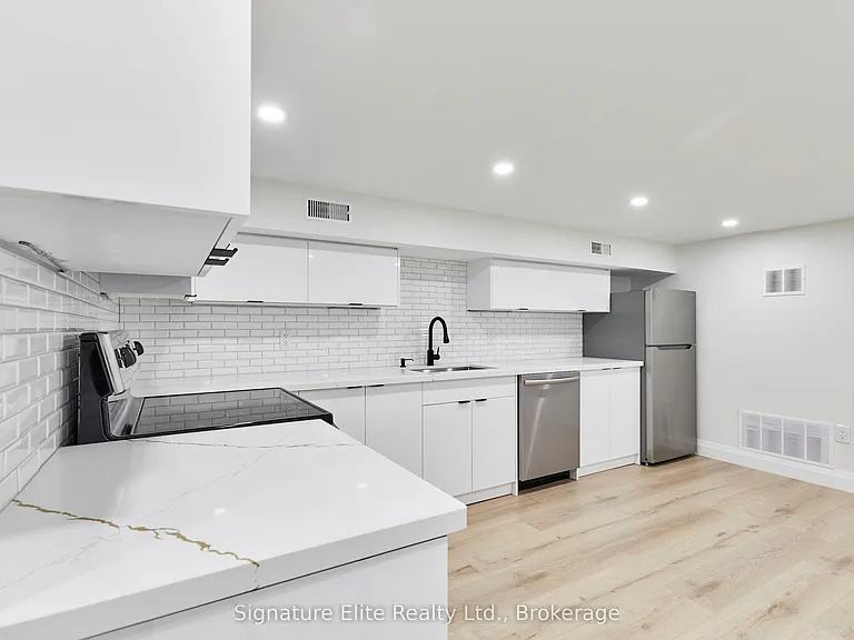 927 Kingston Rd #LOWER — Photo 8