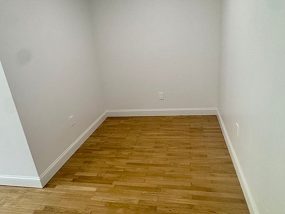5th image of 239 Skillman Ave APT 1