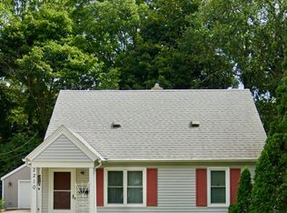 2210 Riverside Dr NE, Grand Rapids, MI 49505