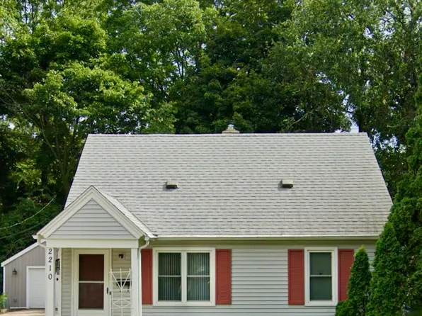 2210 Riverside Dr NE, Grand Rapids, MI 49505