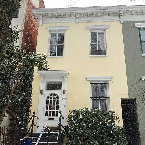 604 G St SE #2 Photo 1