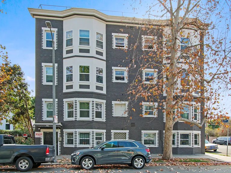 300 San Juan — Photo 1