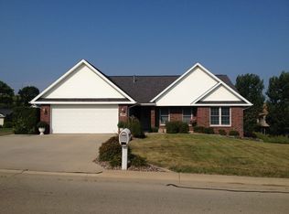 2401 Willow Brook Dr, Dubuque, IA 52002