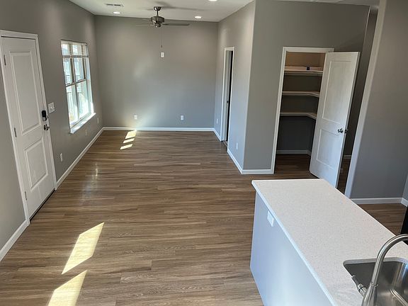 3rd image of 3212 Meadow Ln #Adu