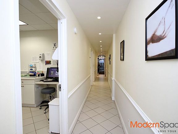 4th image of 2309 31st St Suite 3