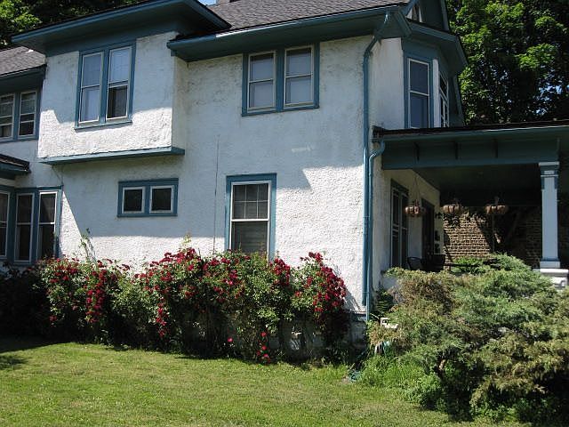 1st image of 213 N Huron St