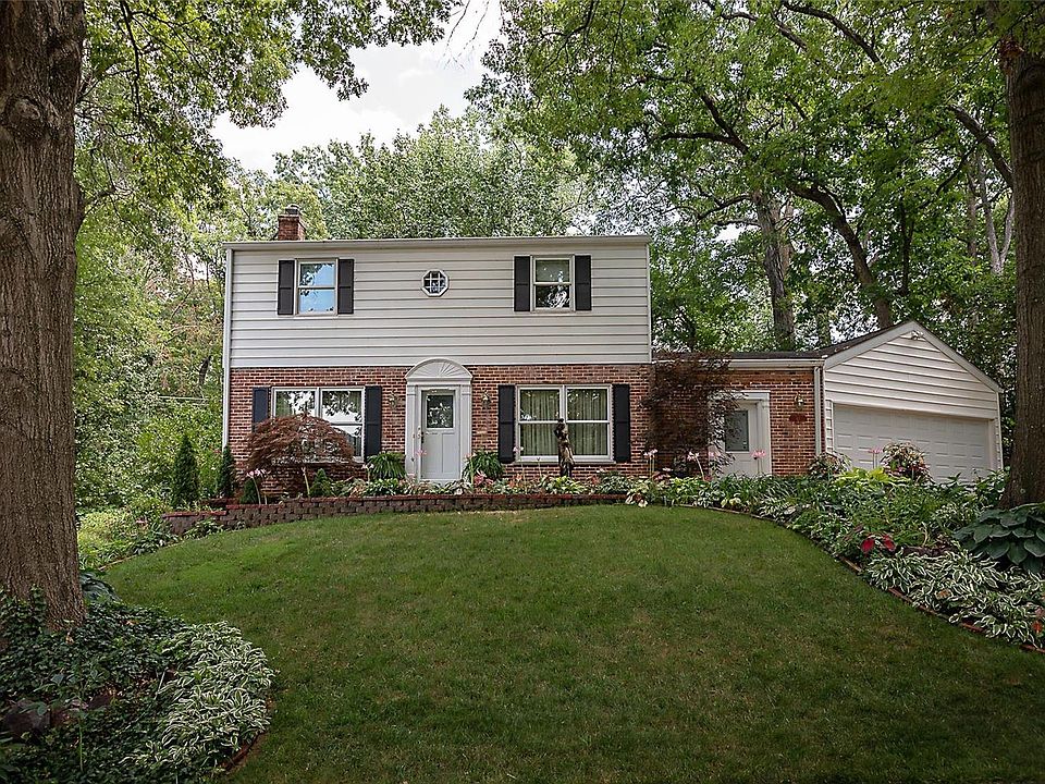 1st image of 42 Wildwood Ln