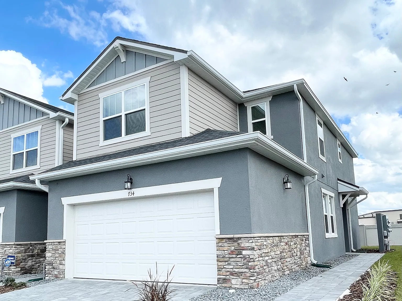 3 bed, 2.5 bath, 1633 sqft, $2,600 — Photo 1