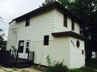 221 E 38th St, Hibbing, MN 55746