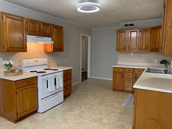 5th image of 3150 Ray Dr W