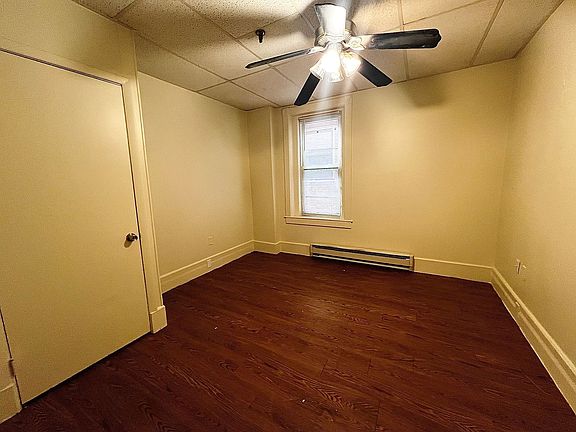 2nd image of 698 E Main St