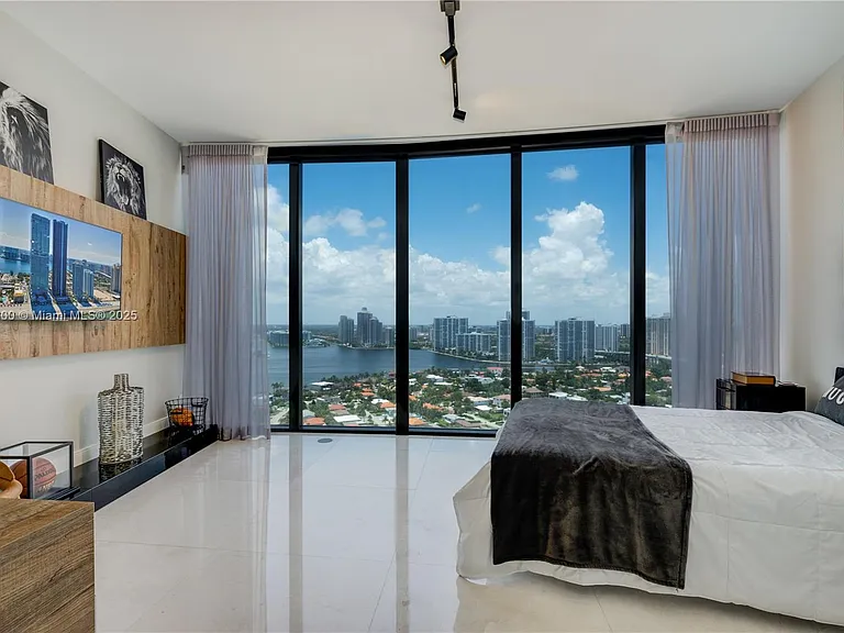 18555 Collins Ave #2403 — Photo 16