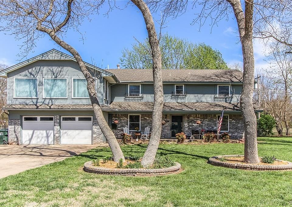 1st image of 2415 Weatherford Dr