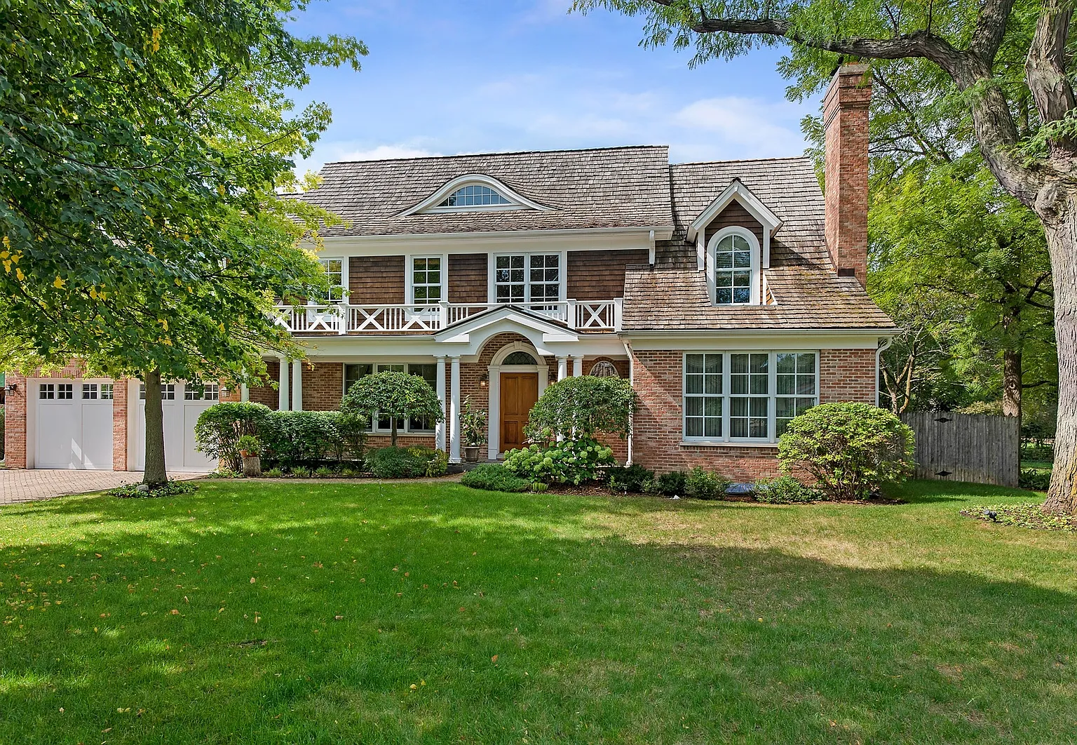 610 Surrey Ln photo 1