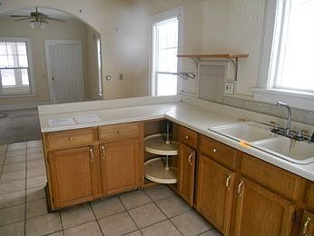 2nd image of 1427 Bryant St