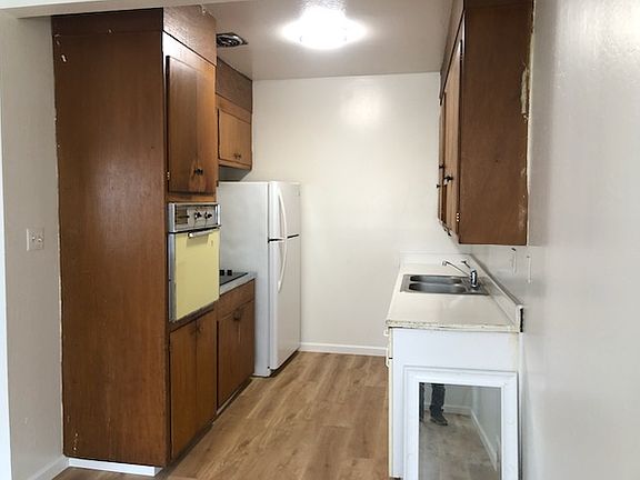 5th image of 1811 8th Ave APT C