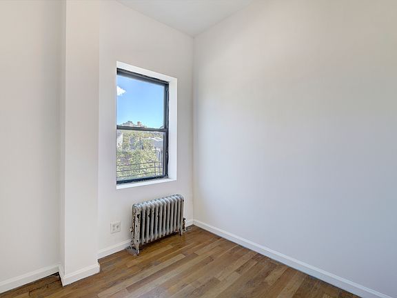 4th image of 7 Carmine St #19A