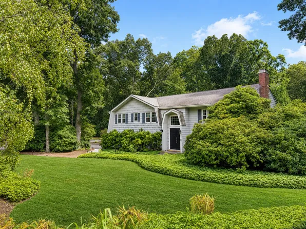 35 Williams Rd, Sharon, MA 02067