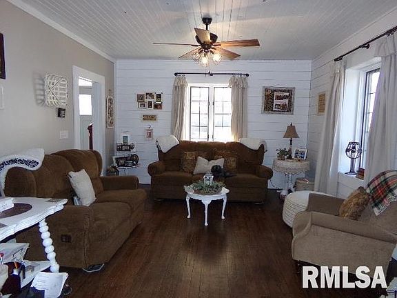 5th image of 702 S Water St