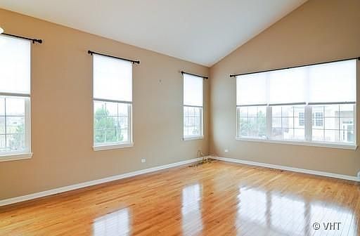 2nd image of 395 Broadmoor Ln
