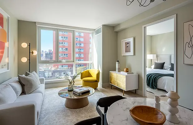 Rented by Manhattan Realty Group | media 11