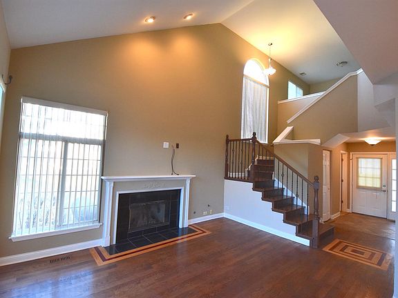 2nd image of 1056 E Wilson Ave