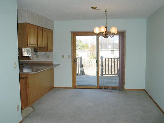 4th image of 621 Plain Hills Dr